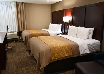 Giles Hotel Inn & Suites hotel thumbnail 4