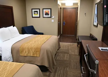 Giles Hotel Inn & Suites hotel thumbnail 5