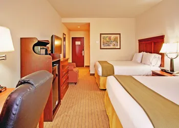 Holiday Inn Express Hotel & Suites Dyersburg by IHG hotel thumbnail 4