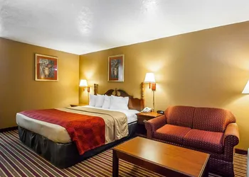 Econo Lodge Dyersburg I-155 hotel thumbnail 3