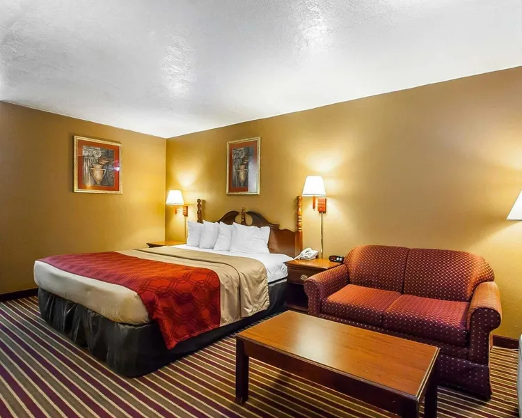 Econo Lodge Dyersburg I-155 hotel detail image 2