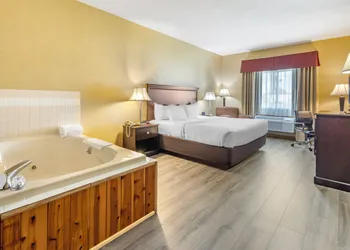 Quality Inn Greenville North hotel thumbnail 5