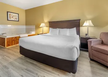 Quality Inn Greenville North hotel thumbnail 6
