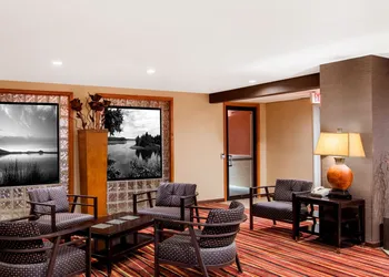 Super 8 by Wyndham Brookings hotel thumbnail 4