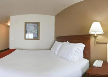 Garner Hotel Brookings by IHG hotel thumbnail 2