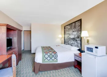 Super 8 by Wyndham Mitchell hotel thumbnail 4