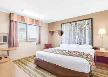 Super 8 by Wyndham Mitchell hotel thumbnail 5
