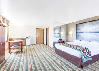 Super 8 by Wyndham Mitchell hotel thumbnail 7