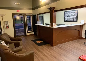 Super 8 by Wyndham Huron hotel thumbnail 3