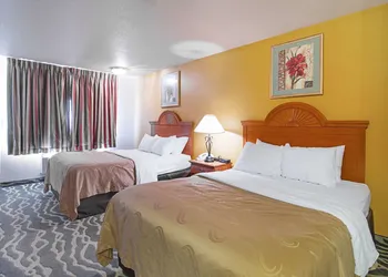 Quality Inn Huron hotel thumbnail 7
