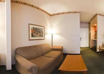 Holiday Inn Express & Suites Winner by IHG hotel thumbnail 4