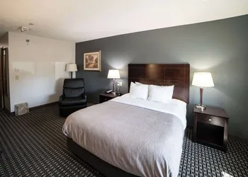 Quality Inn & Suites Watertown near Prairie Lakes Ice Arena hotel thumbnail 8