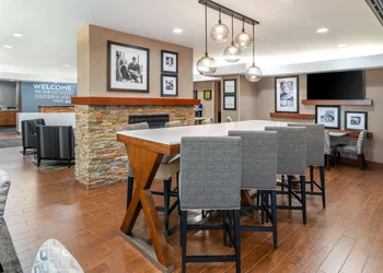 Hampton Inn Mitchell hotel thumbnail 3