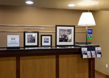 Hampton Inn Mitchell hotel thumbnail 5