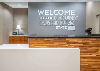 Hampton Inn Mitchell hotel thumbnail 6