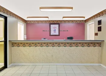 Super 8 by Wyndham Kosciusko hotel thumbnail 3