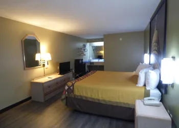 Super 8 by Wyndham Kosciusko hotel thumbnail 4