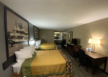 Super 8 by Wyndham Kosciusko hotel thumbnail 5