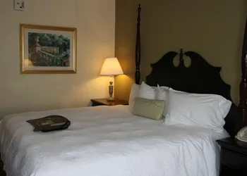Hampton Inn Canton hotel thumbnail 5