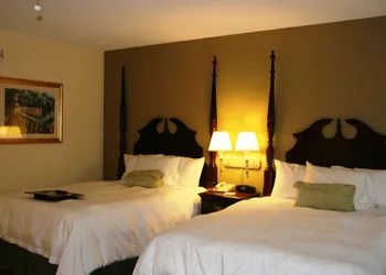 Hampton Inn Canton hotel thumbnail 8