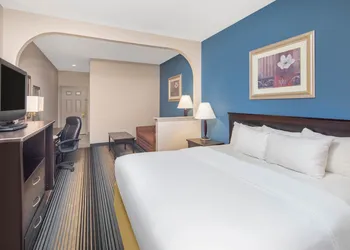 Baymont by Wyndham Laurel hotel thumbnail 4