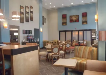 Hampton Inn & Suites Wiggins hotel thumbnail 4