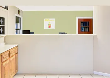 Super 8 by Wyndham Laurel hotel thumbnail 2