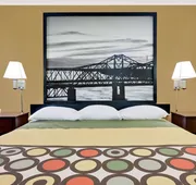 Super 8 by Wyndham Laurel hotel detail image 7