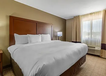 Comfort Inn & Suites McComb hotel thumbnail 7