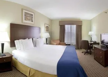 Holiday Inn Express Hotel & Suites Magee by IHG hotel thumbnail 2