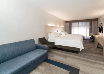 Holiday Inn Express Hotel & Suites Magee by IHG hotel thumbnail 4