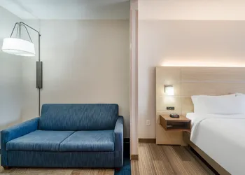 Holiday Inn Express Hotel & Suites Magee by IHG hotel thumbnail 6