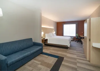Holiday Inn Express Hotel & Suites Magee by IHG hotel thumbnail 7