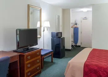 Econo Lodge Yazoo City hotel thumbnail 8
