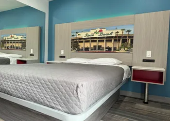 Lincoln Motel hotel thumbnail 3