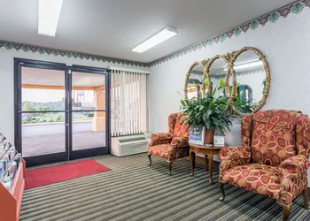 Days Inn by Wyndham Dickson hotel thumbnail 3