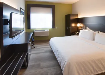 Holiday Inn Express & Suites Worthington by IHG hotel thumbnail 4