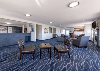Super 8 by Wyndham Jackson MN hotel thumbnail 2