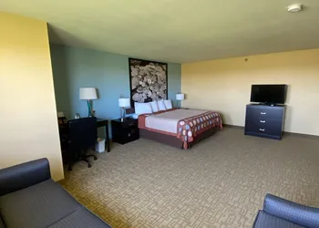 Super 8 by Wyndham Jackson MN hotel thumbnail 6
