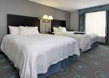 Hampton Inn Defiance hotel thumbnail 5