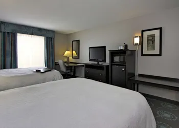 Hampton Inn Defiance hotel thumbnail 6