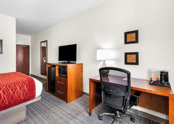 Comfort Inn Marion hotel thumbnail 7