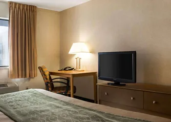 Comfort Inn Jamestown South hotel thumbnail 7