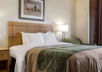 Comfort Inn Jamestown South hotel thumbnail 8