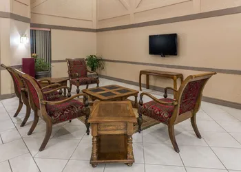 Ramada by Wyndham Mountain Home hotel thumbnail 2