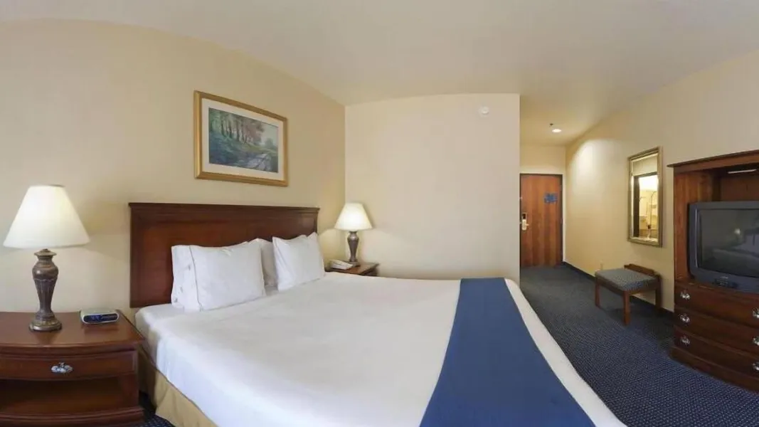 Holiday Inn Express Hotel & Suites Mountain Home by IHG hotel detail image 6
