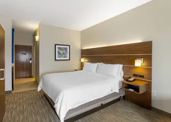 Holiday Inn Express Hotel & Suites Harrison by IHG hotel thumbnail 3