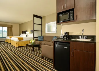 Holiday Inn Express & Suites Forrest City by IHG hotel thumbnail 2