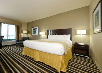 Holiday Inn Express & Suites Forrest City by IHG hotel thumbnail 5