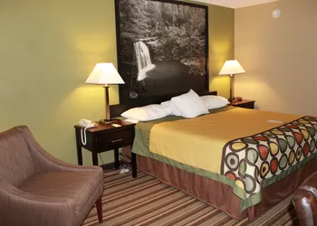 Super 8 by Wyndham Morrilton hotel thumbnail 5